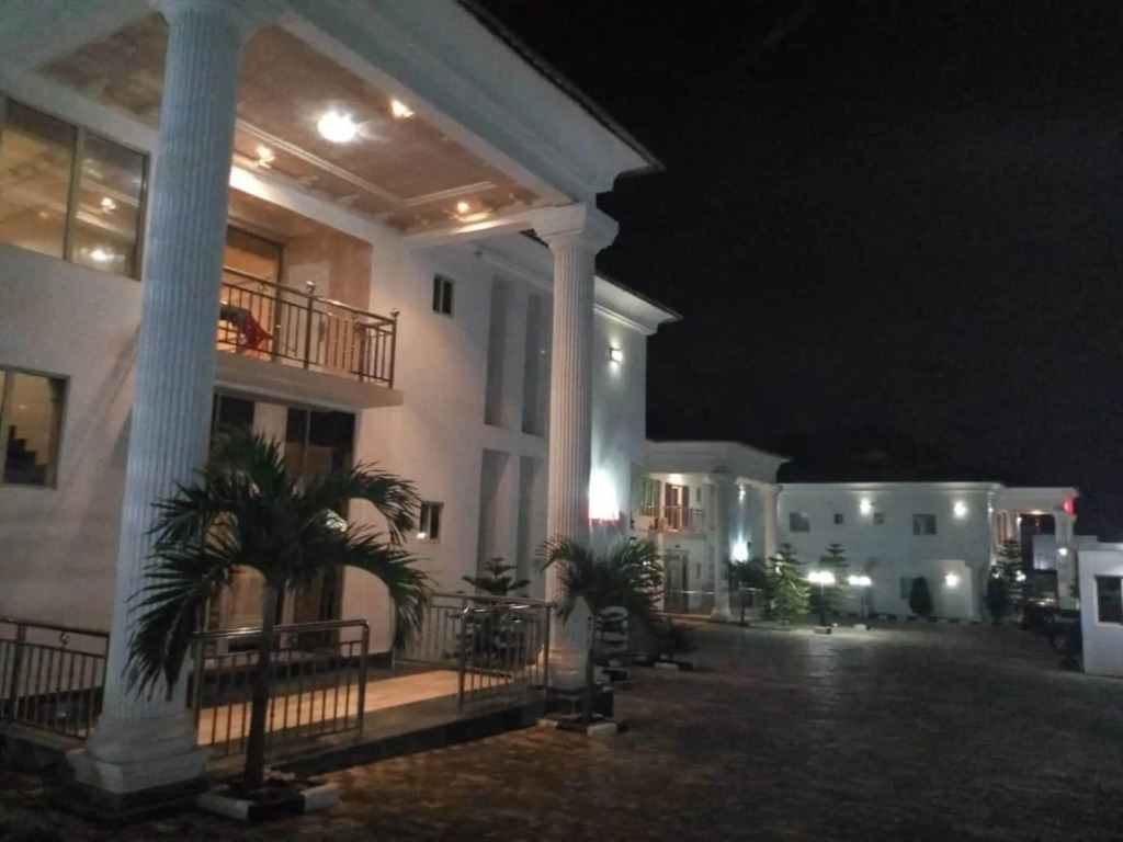 Cadestral Zone Hotel