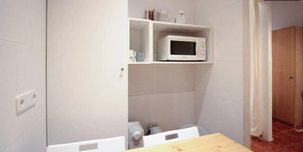 Central Comfortable Apt Born 2.1