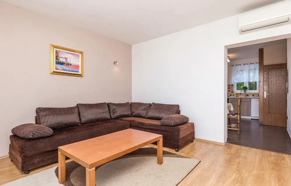 Stunning Home in Brsec With Wifi and 3 Bedrooms