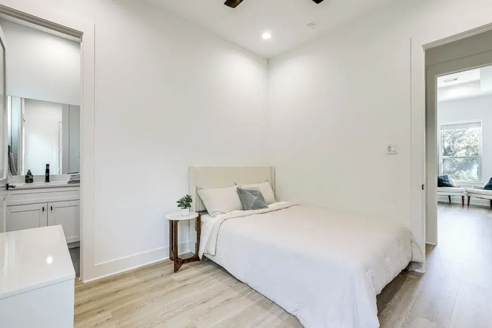 Townhome 2 Mi to Hermann Park, Zoo & Museums!