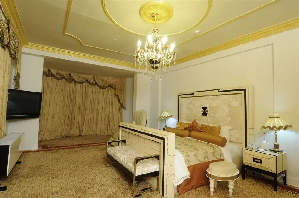 Imperial Grand Palace Hotel