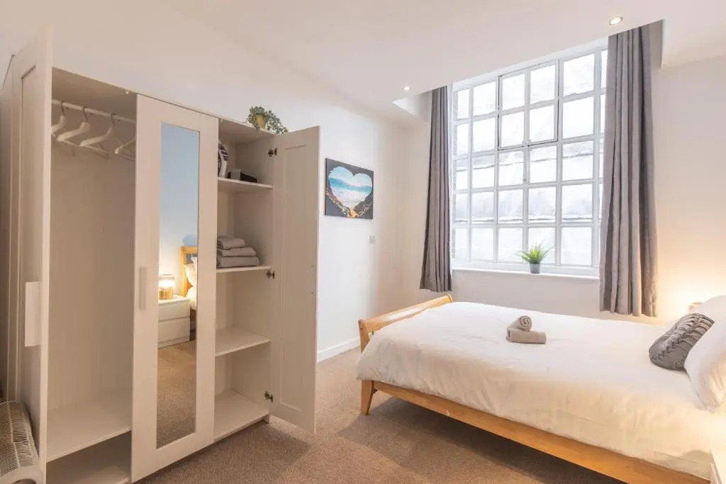 Luxury, Spacious Apartment In City Centre