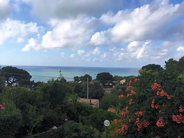 Stanza in Villa con giardino vista mare