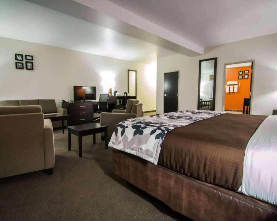 Sleep Inn & Suites And Conference Center Downtown