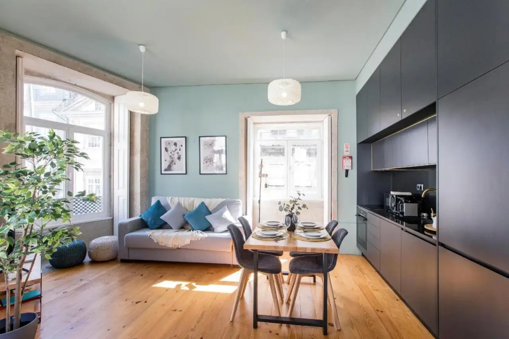 Artistic 2BR Flat Downtown w/ AC by LovelyStay