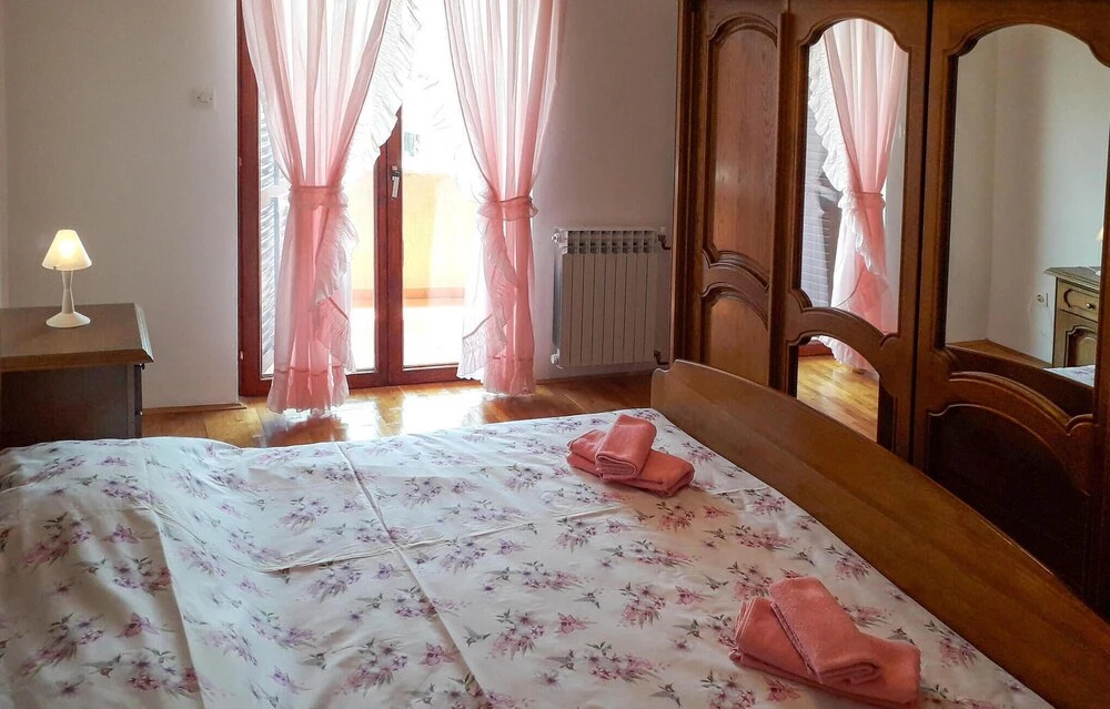 Awesome Home in Fazana With Wifi and 4 Bedrooms