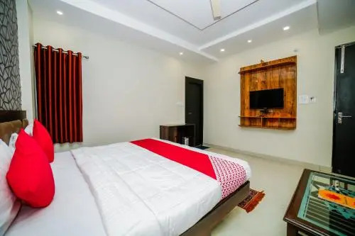 OYO 22752 Hotel Celebration Inn