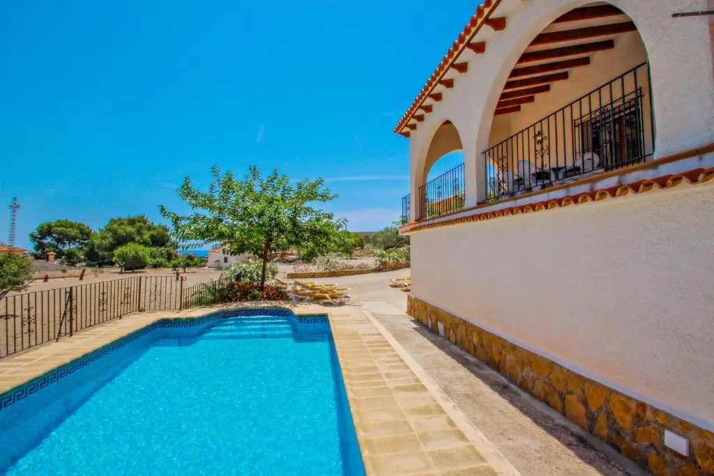 Laura-28A - traditionally furnished detached villa with peaceful surroundings in Calpe