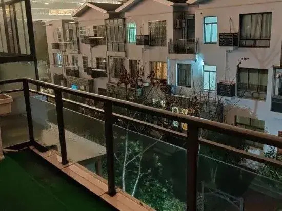 Shanghai Huahui Hotel themed apartment