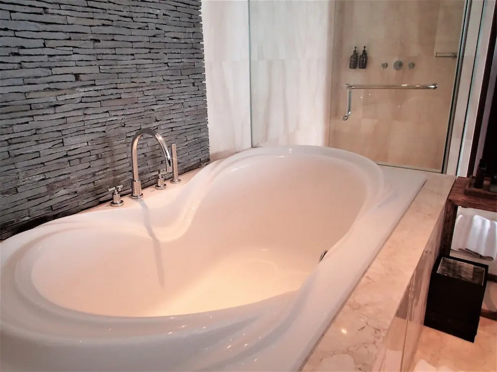 3 Bedrooms Sun Suite Villa Bali