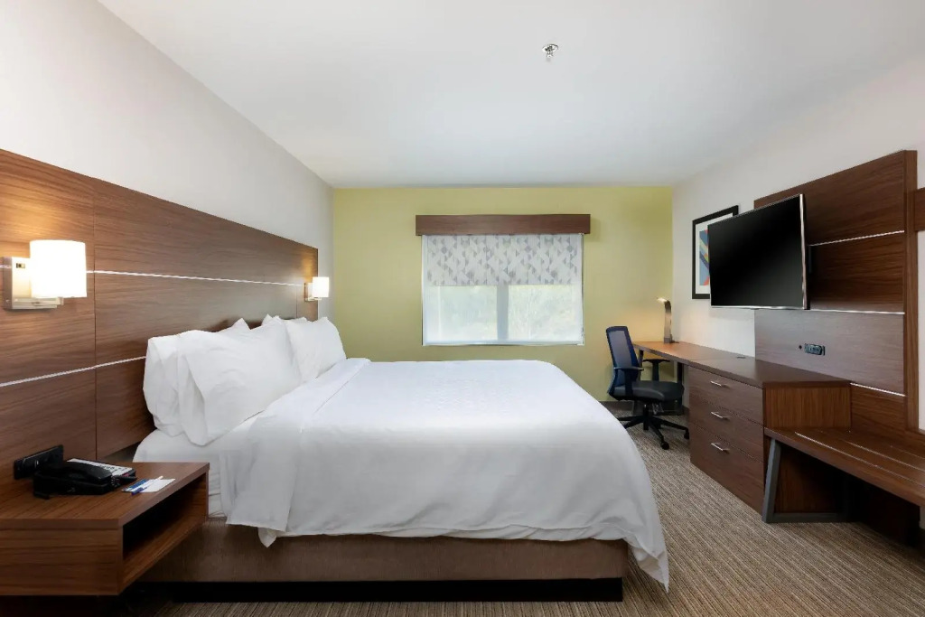 Holiday Inn Express Alpharetta - Roswell by IHG