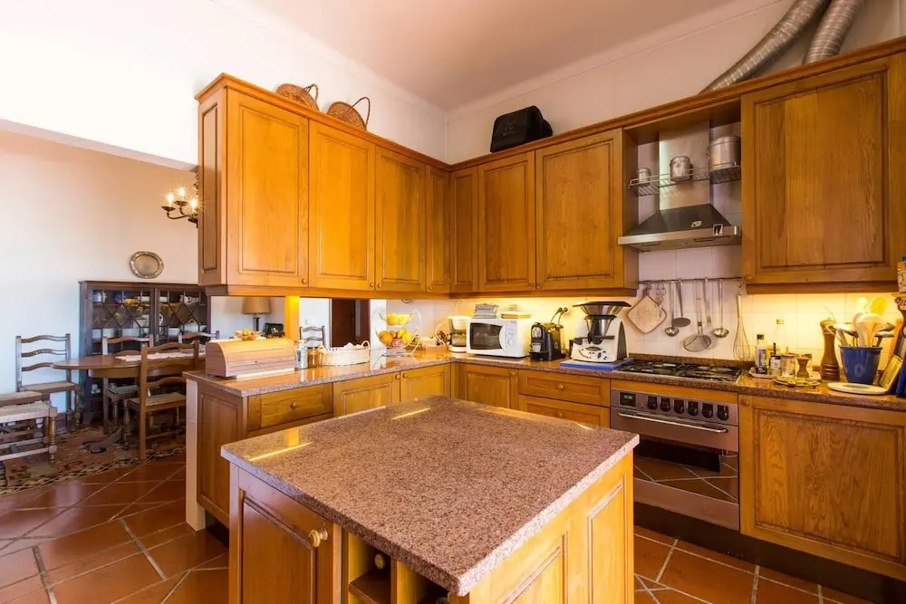 House With 5 Bedrooms in São Martinho do Porto, With Furnished Terrace and Wifi Near the Beach