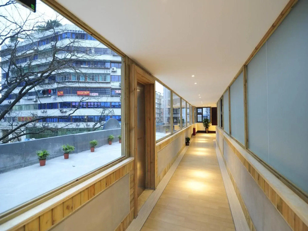 Super 8 by Wyndham Guiyang Qian Ling Park Rui Jin North Road