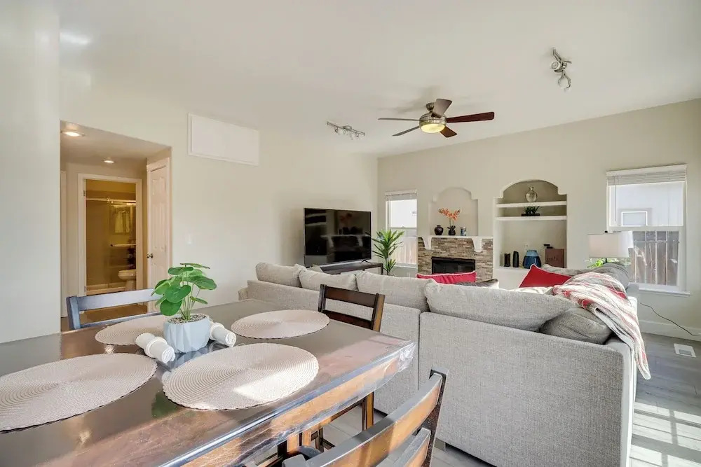 4 Mi to Downtown Reno: Family Retreat w/ Fireplace