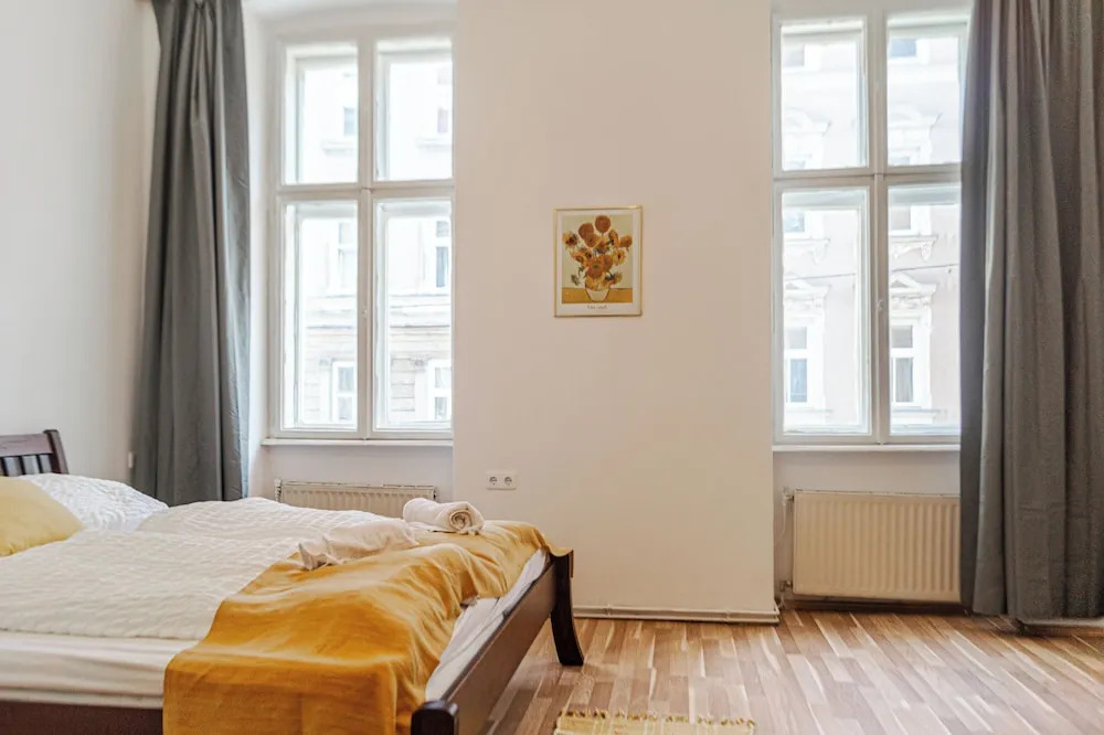 Near Wiener Stadthalle - 4BR Apt. w/ WIFI