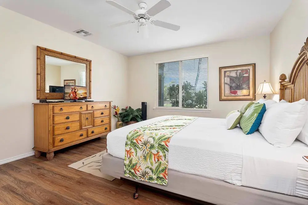 Concierge Included - Walk to Restaurants & Shopping - AC - Infinity Pool! -vrkcv
