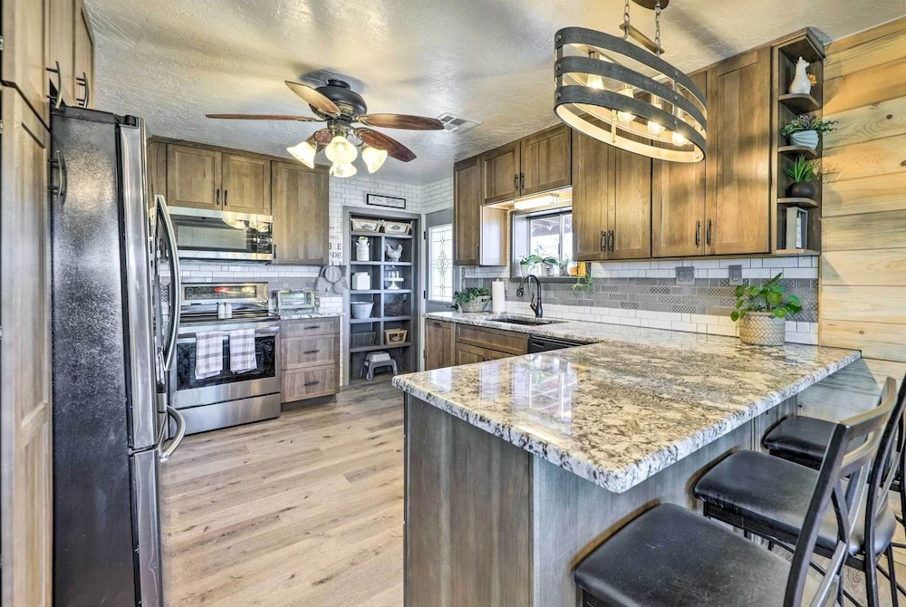 Hot Tub & Deck: Pet-Friendly Home in Payson