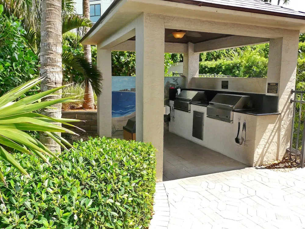 Beachfront Condo With 180-degree Views and Pool