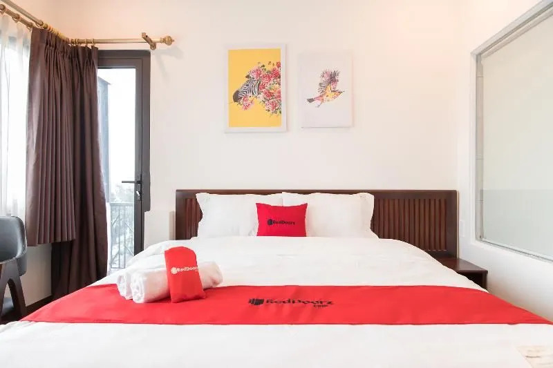 Reddoorz Plus Near Westlake Tay Ho