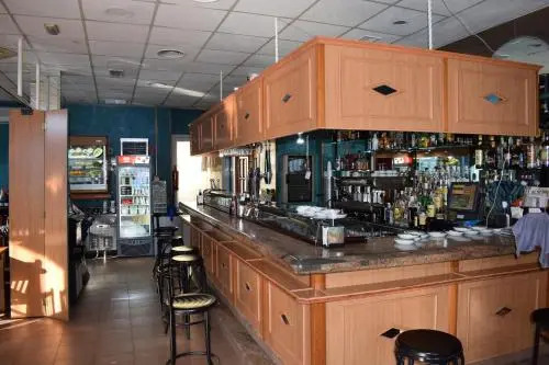 Hotel Los Leones, el más cercano a Warner