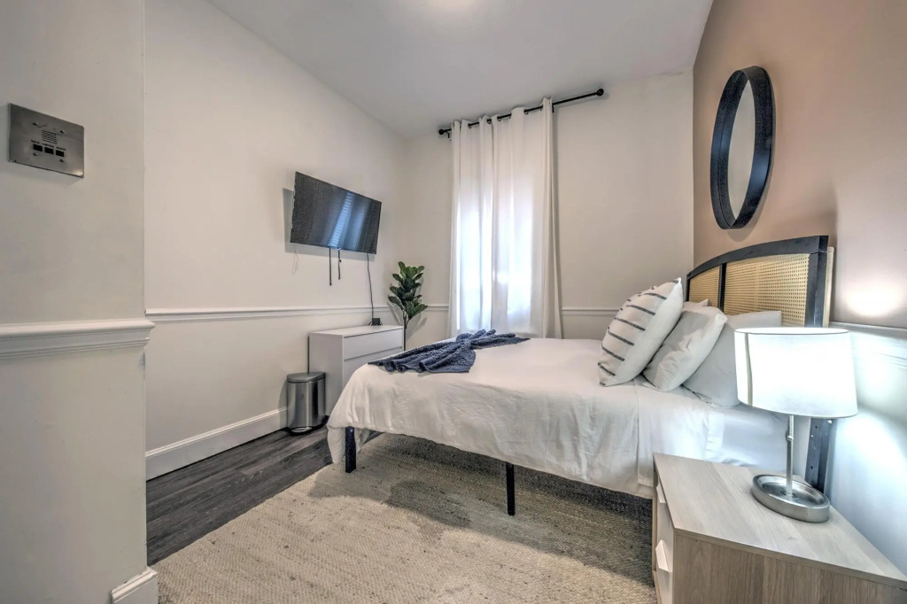 Great Value Studio in South End!