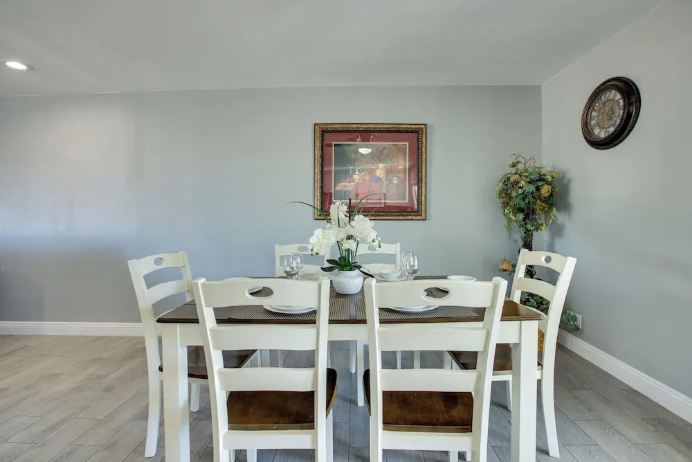 Las Vegas Retreat w/ Yard < 5 Mi to Strip!