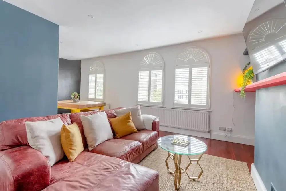 Stylish 2 Bedroom Apartment Beside Putney Station
