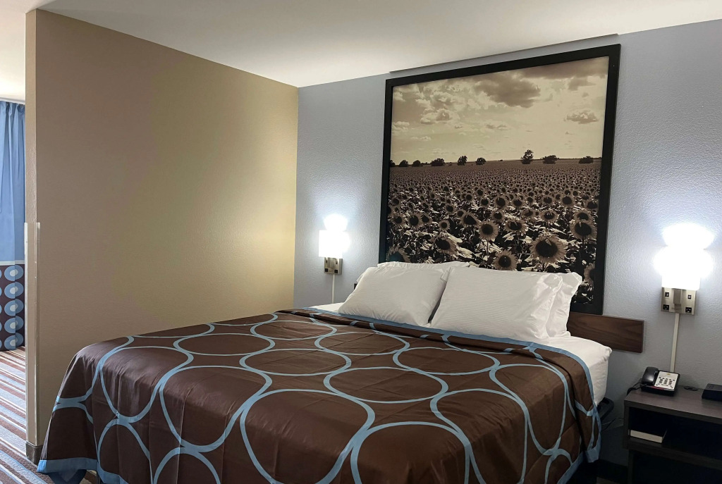 Super 8 by Wyndham Independence KS