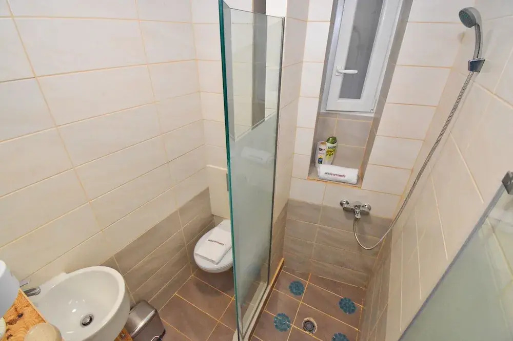 Kampielo Homes - Budget room prv bathroom