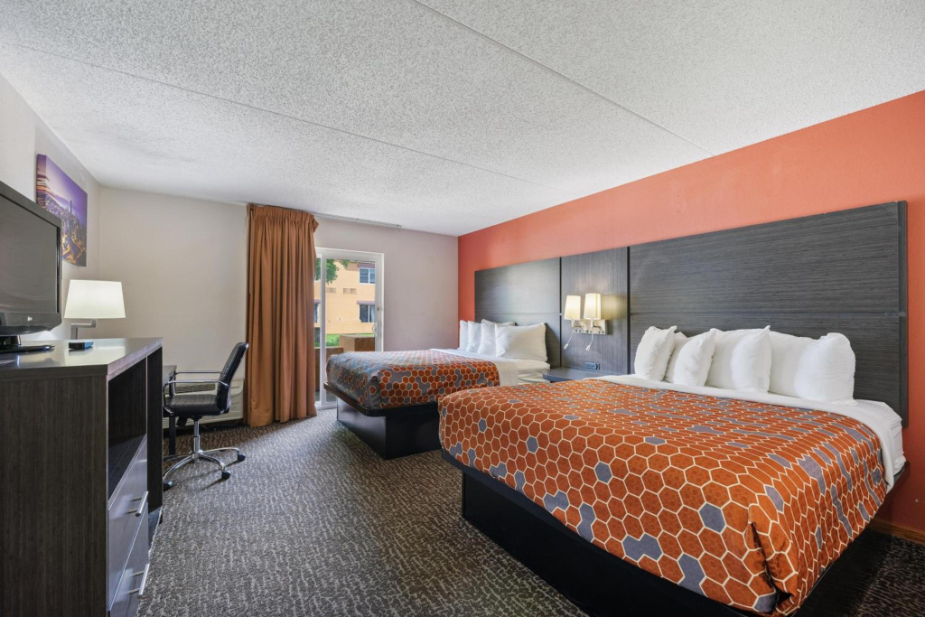 Chicago Club Inn & Suite
