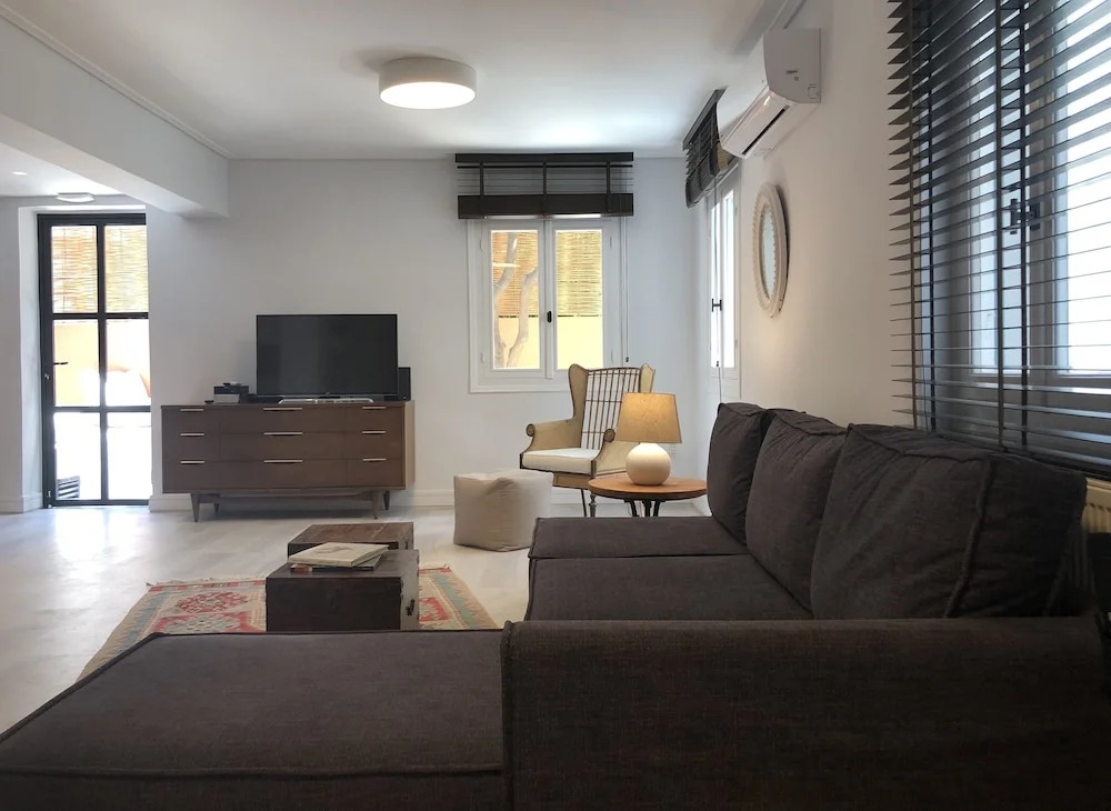 SV Acropolis Residence