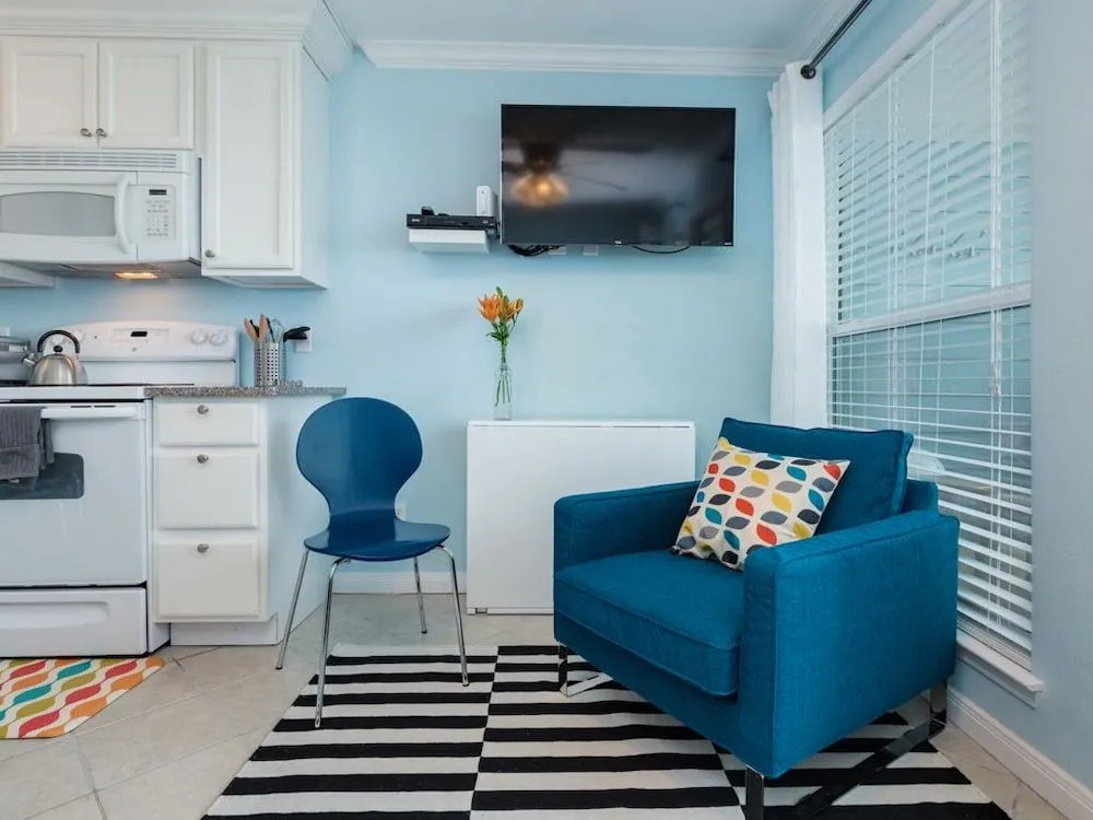 Beachfront Condo w/ Pool & Hot Tub by RedAwning