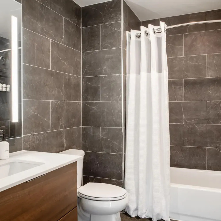 Kasa Spacious 1BD With Private Balcony 2nd Street