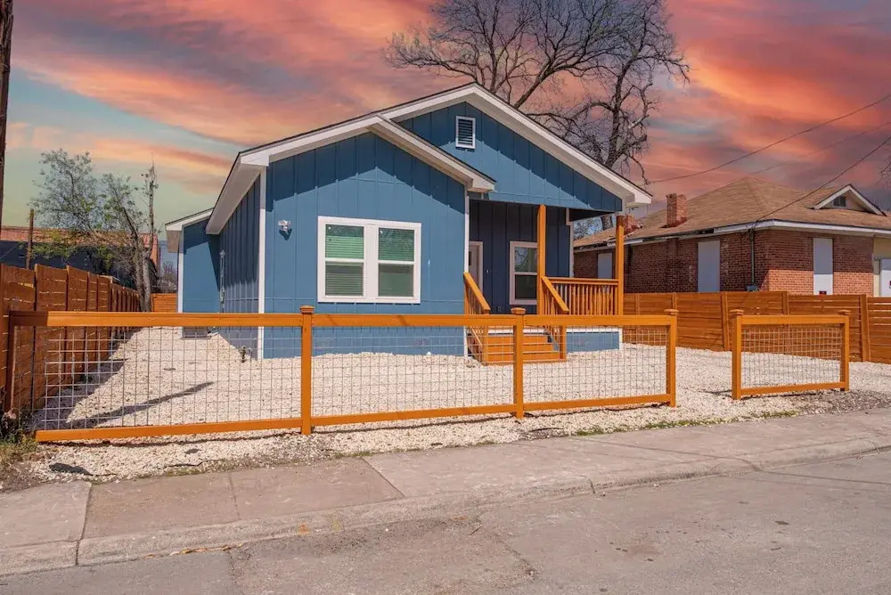 Sleek 4br/3ba Urban Living w/ Downtown Views!