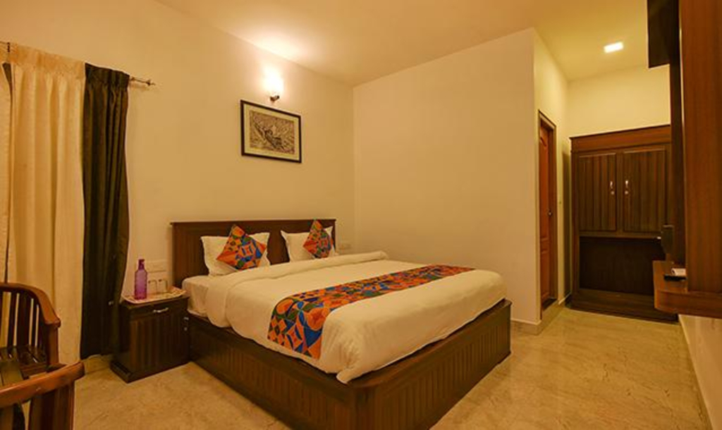 FabHotel Greenwood Stays