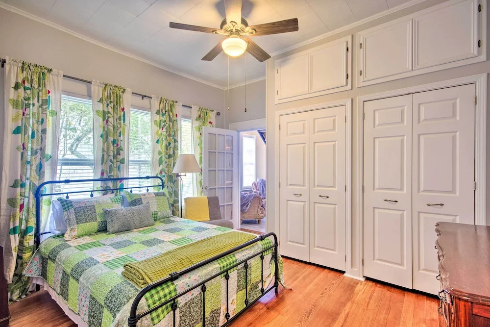 Pet-friendly Natchez Home: Walk to Downtown!