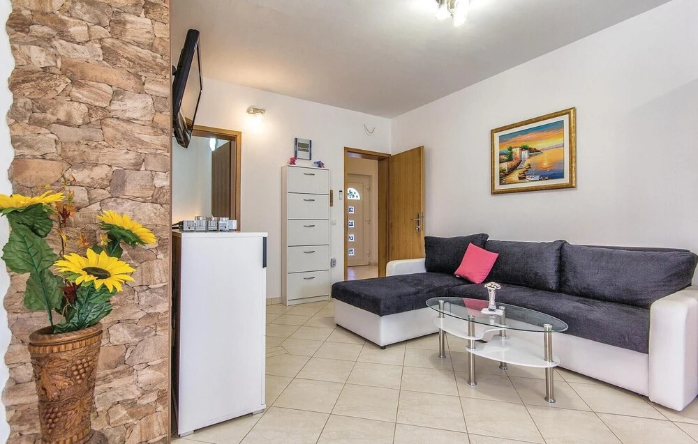 Stunning Home in Vodnjan With Wifi and 3 Bedrooms