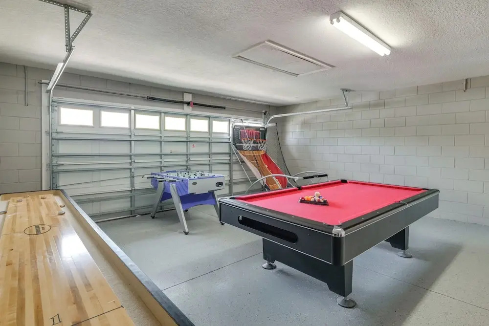 Private Pool & Hot Tub: Modern Davenport Home!