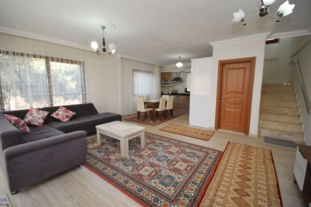 Villa Hakan by Helaltatilvillari