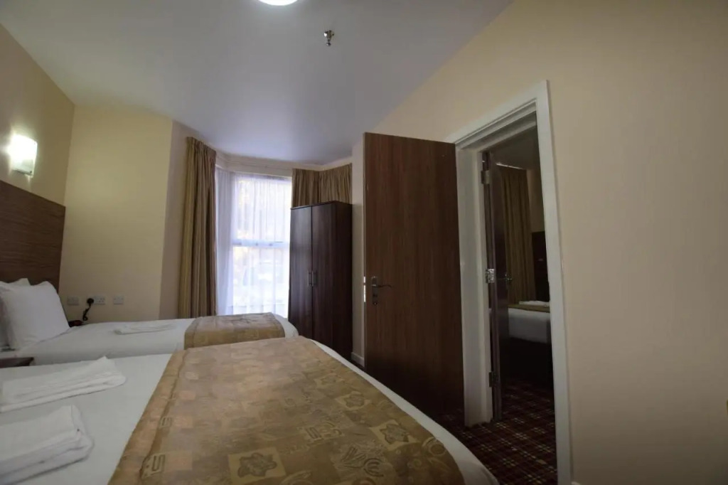 Lucky 8 Hotel