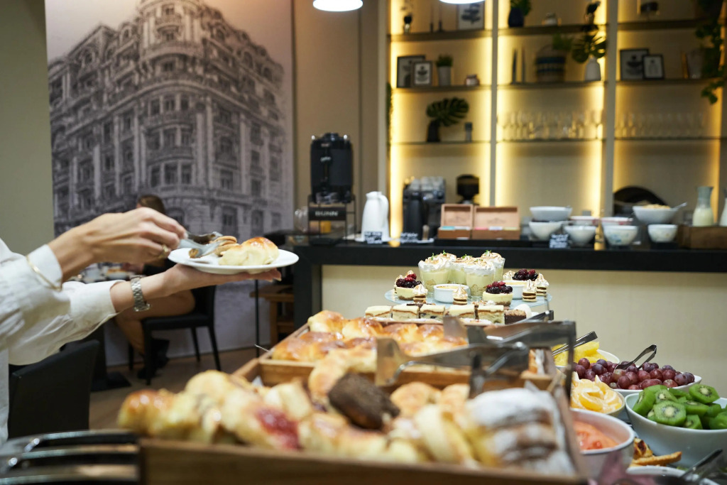 Carles Hotel