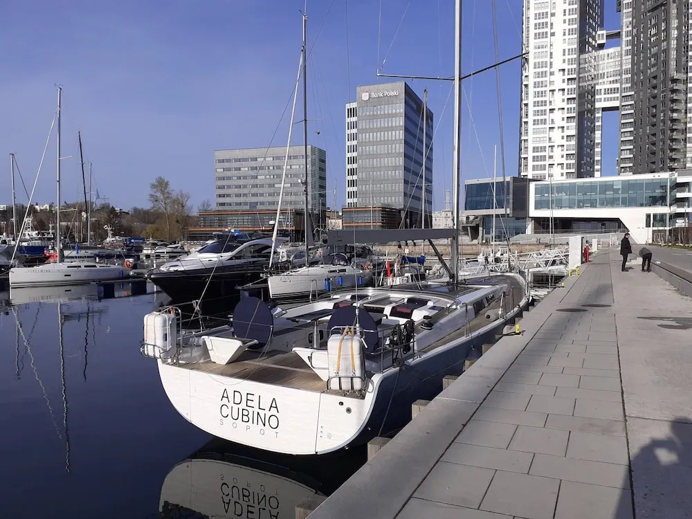 IRS ROYAL APARTMENTS- IRS Yacht Park