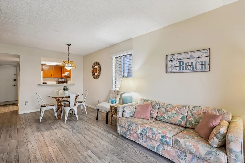 Courtyard Villa 1208