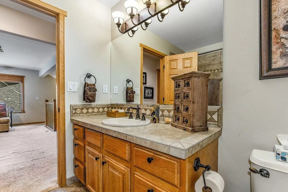 Luxury Rocky Mountain River Retreat - 3 Br Townhouse