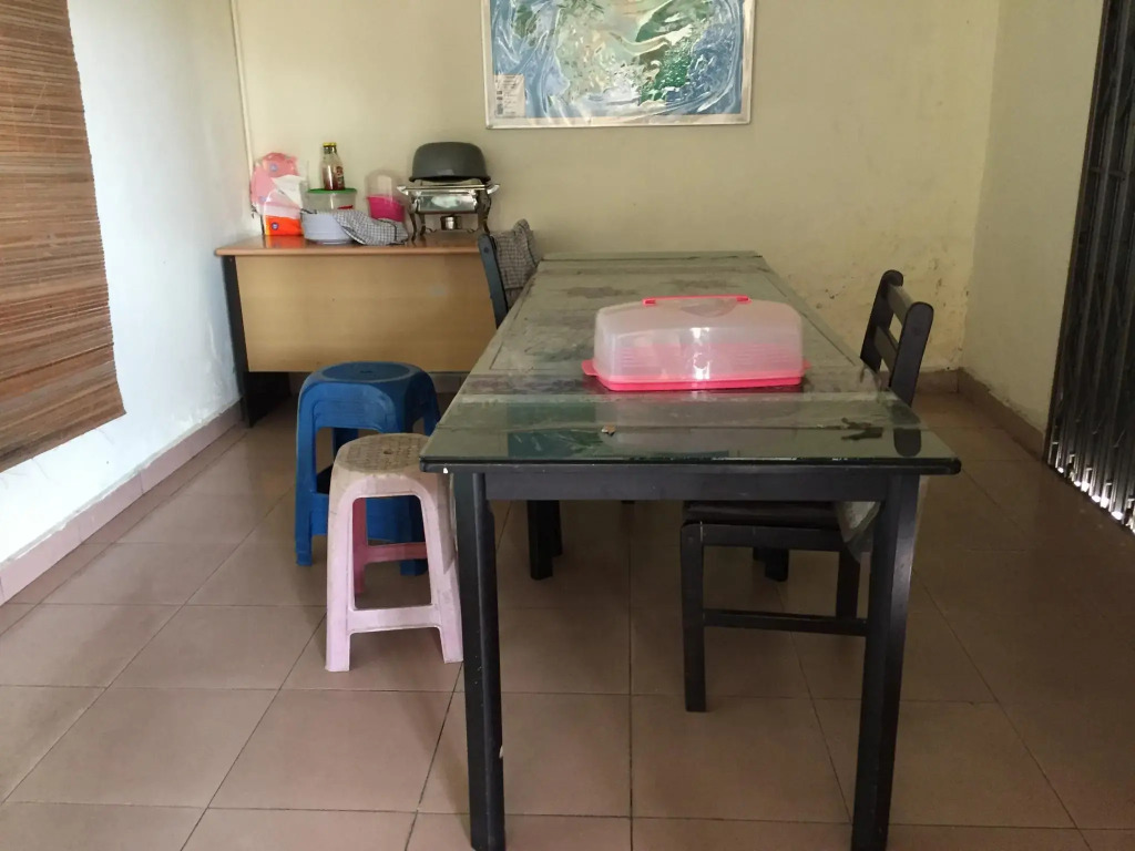 OYO Life 1149 Hotel Mustika