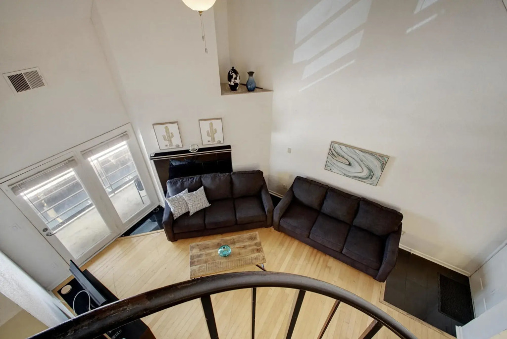 8 Bedroom Downtown Condo by AustinStays