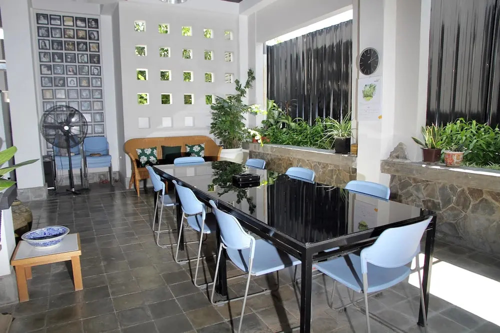 OYO 1098 Rego Hotel
