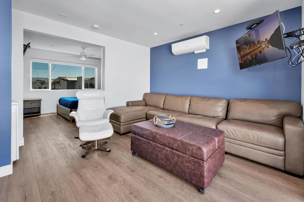 Rent Mission Beach 3Br Combo Top 2 Units