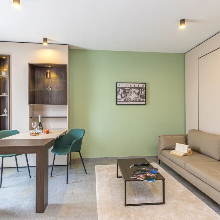 Icon H 305 Suite Micro-living