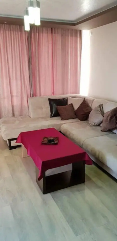 2-bed - Sleeps 4 - w Parking